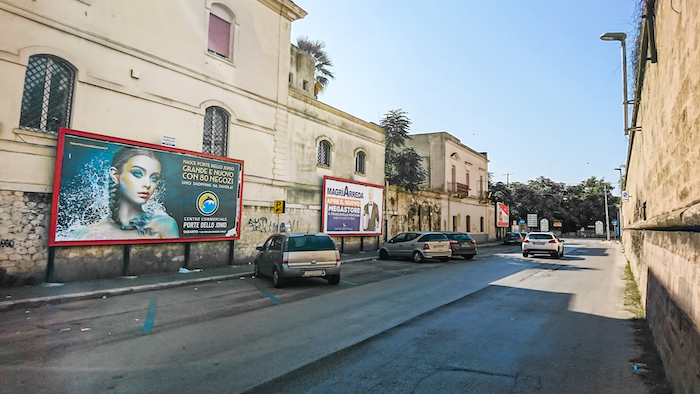 1070 – Via Cugini angolo via Leonida (2° da sx) – Taranto